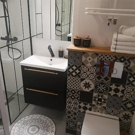 Villa Glam Design - Beautiful, Comfortable And Cosy House With Garden, Free Parking And Wifi Krakow
